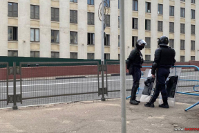«Мне угрожали расстрелом». Как преследуют беларусов по «делу дворовых чатов»