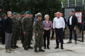 Туска и главу Еврокомиссии пытались напугать на границе — «появились беларуские солдаты с длинноствольным оружием»