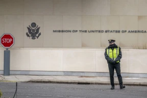 «Путин не вылезает из постановочных съемок. Срочность заставила его разыграть сцену признания собственного детища»